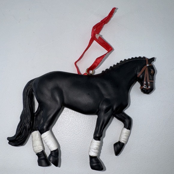 2 x Vintage MIDWEST OF CANNON FALLS Black Brown Resin‎ DRESSAGE HORSE ORNAMENTS - Picture 7 of 8